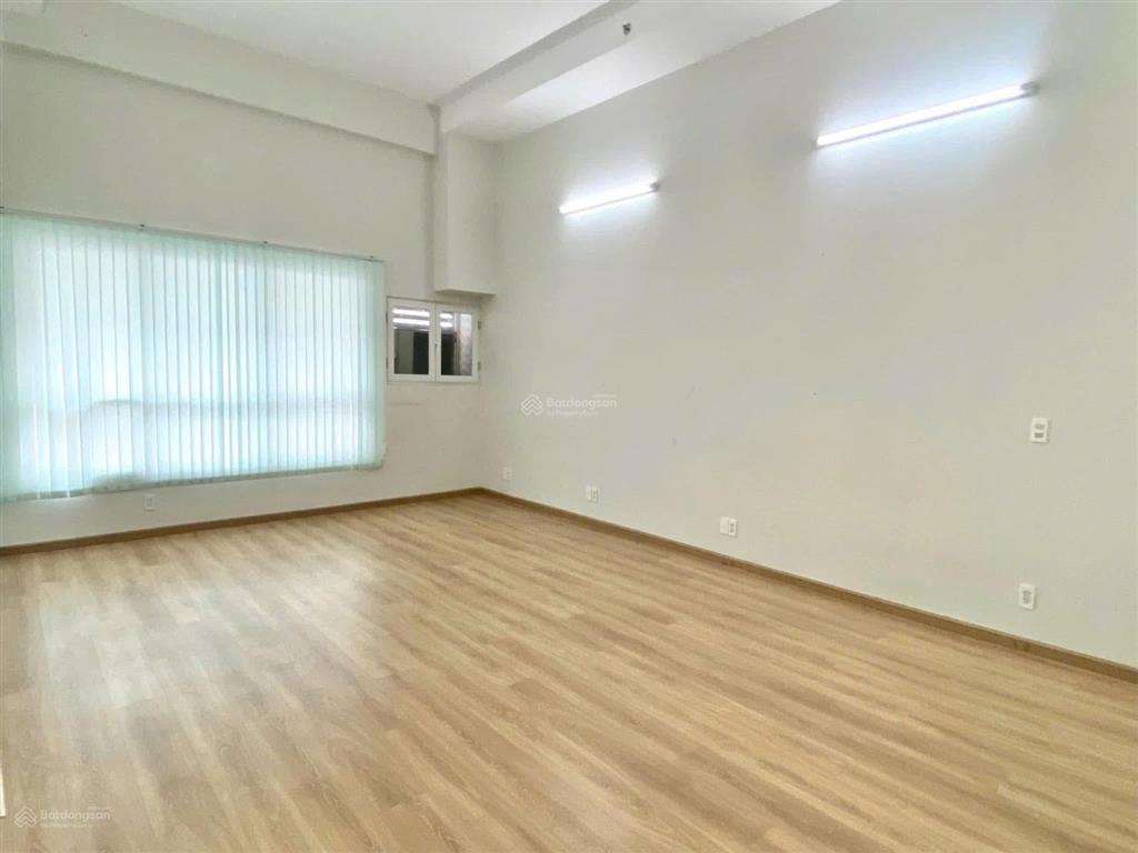 Văn phòng ở cao thắng q10, đăng ký kinh doanh, ở lại được 11tr/tháng 40m2