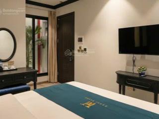 Mặt phố cổ  khách sạn víp  600tr/tháng  chủ cần bán gấp trước tết. giá bán linh động.