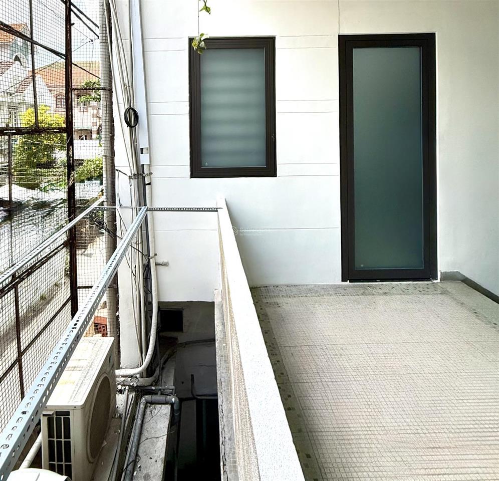 Cần bán căn hộ chung cư  trung tâm phú nhuận tặng nội thất mới