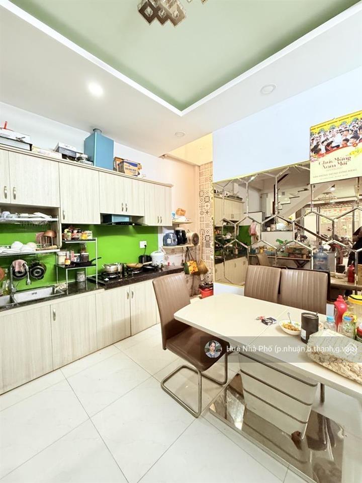 Huỳnh văn bánh  59m2  4 tầng  sát mặt tiền  vuông vức  phú nhuận  8.3 tỷ