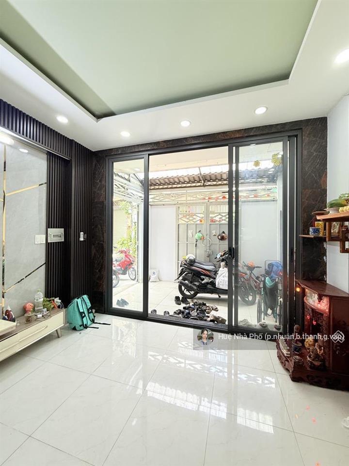 Huỳnh văn bánh  59m2  4 tầng  sát mặt tiền  vuông vức  phú nhuận  8.3 tỷ