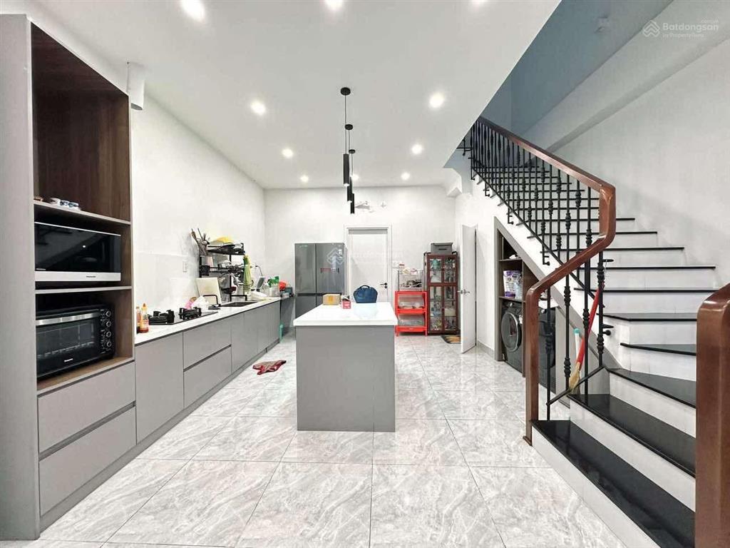 Trường sa  100m2  3 tầng  có phòng ngủ trệt  phú nhuận  12.5 tỷ