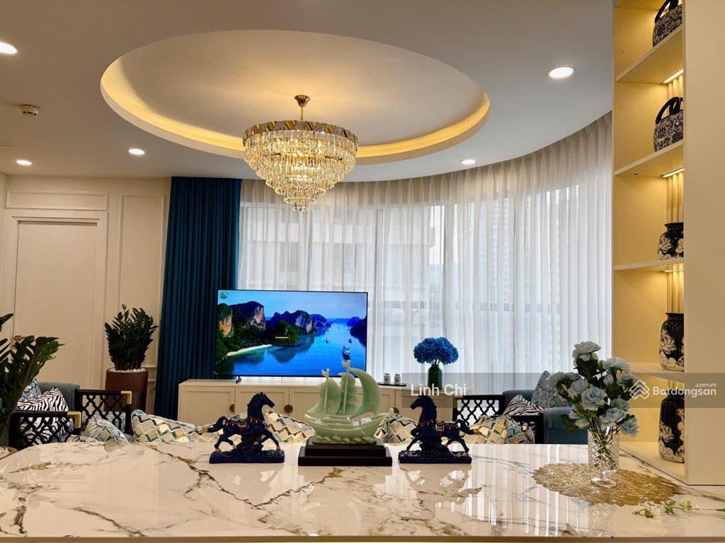 Bán căn góc golden palm, 3 ngủ, căn hiếm, 3 mặt thoáng, nội thất đẹp mê.  0946 116 ***