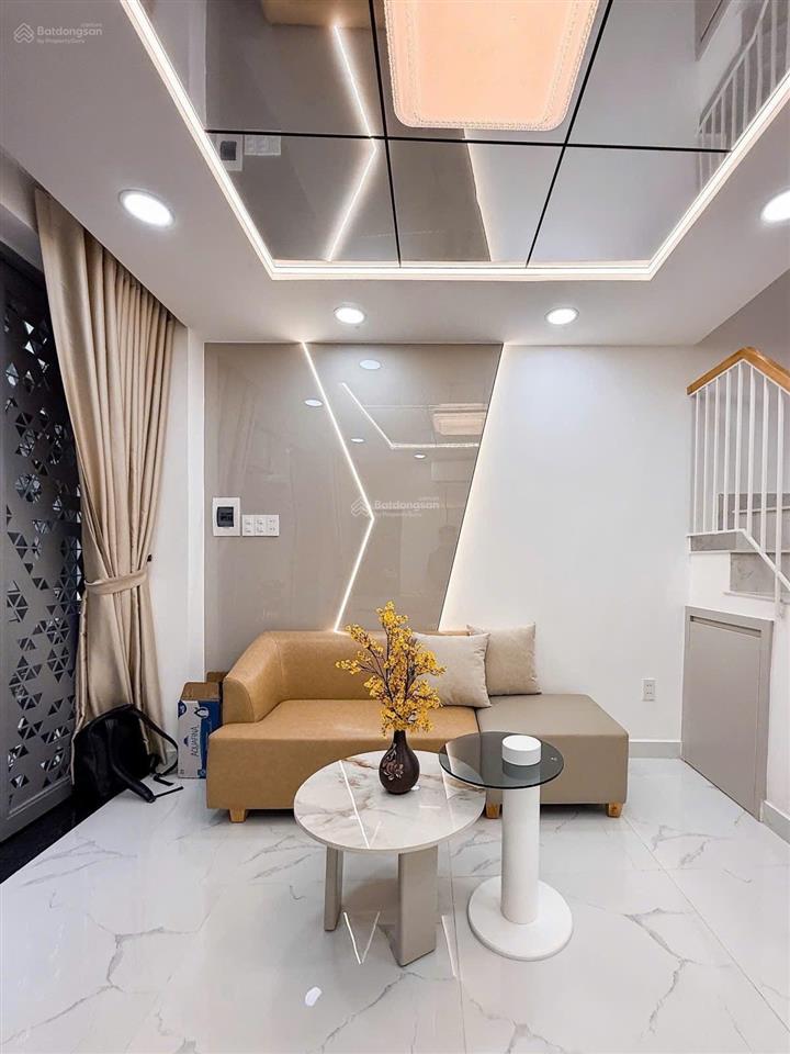 Cần bán nhà khu ẩm thực đường phan xích long  q. phú nhuận  3 tầng  3 phòng ngủ  giá 5.68 tỷ