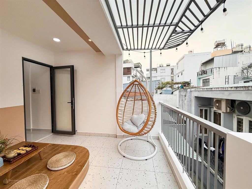 Cần bán nhà khu ẩm thực đường phan xích long  q. phú nhuận  3 tầng  3 phòng ngủ  giá 5.68 tỷ