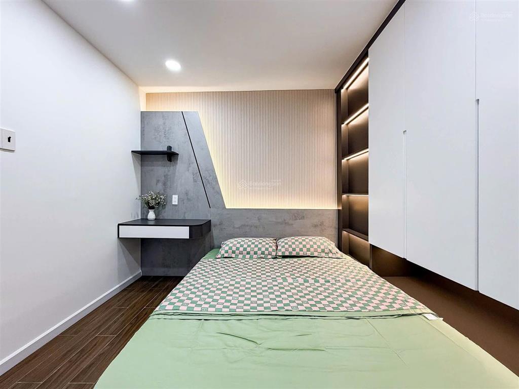 Cần bán nhà khu ẩm thực đường phan xích long  q. phú nhuận  3 tầng  3 phòng ngủ  giá 5.68 tỷ