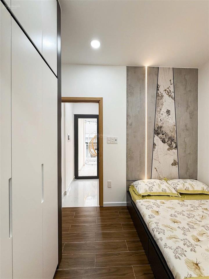 Cần bán nhà khu ẩm thực đường phan xích long  q. phú nhuận  3 tầng  3 phòng ngủ  giá 5.68 tỷ