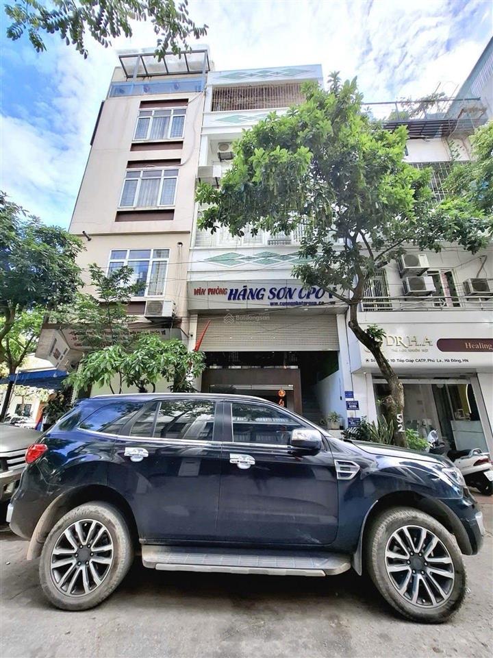Bán gấp dịch vụ văn phú, 5 tầng hoàn thiện đẹp giá hơn 17,4 tỷ ở sướng, tiện ích đủ cả, vỉa hè, mát