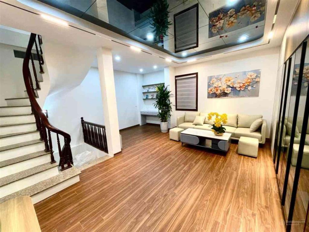 Nhà đẹp ở ngay, 5.5 tỷ, full nội thất, gần ô tô, công viên 365, ở sướng, 5 tầng, đủ công năng
