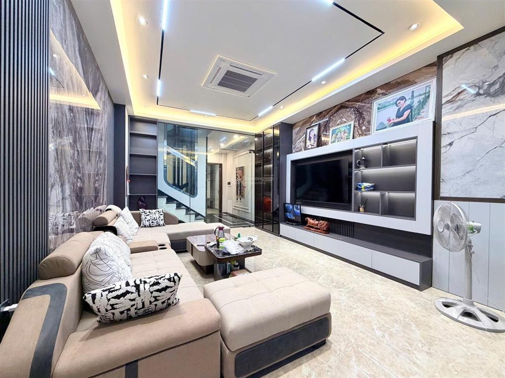 Bán nhà 60m2, 5pn, 5wc, full nội thất cao cấp tại lô 21 lê hồng phong, giá 11 tỷ, hàng hot