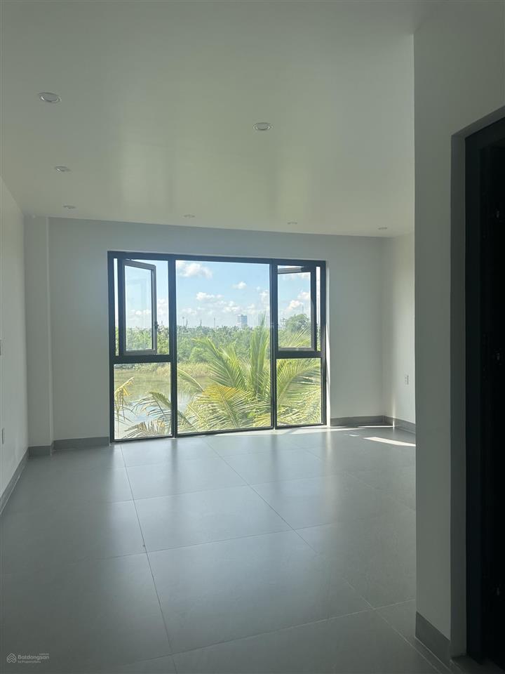 Cho thuê shophouse 90m2 đường tla giá 18 triệu tại vinhomes royal island, thủy nguyên, hải phòng