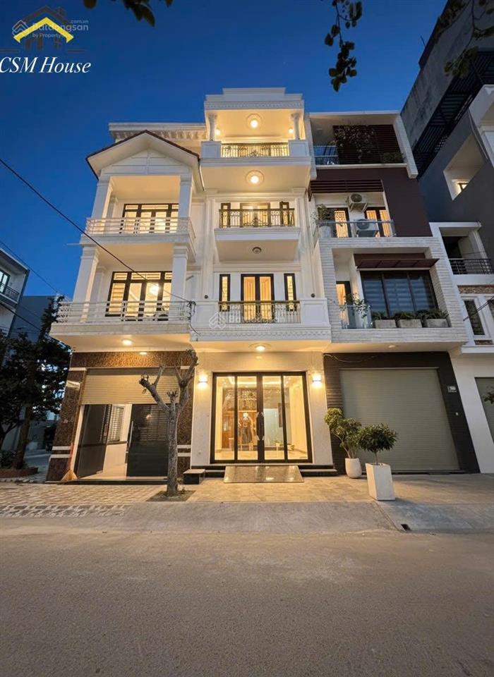 Độc lập  đường 12m  4 tầng  thang máy