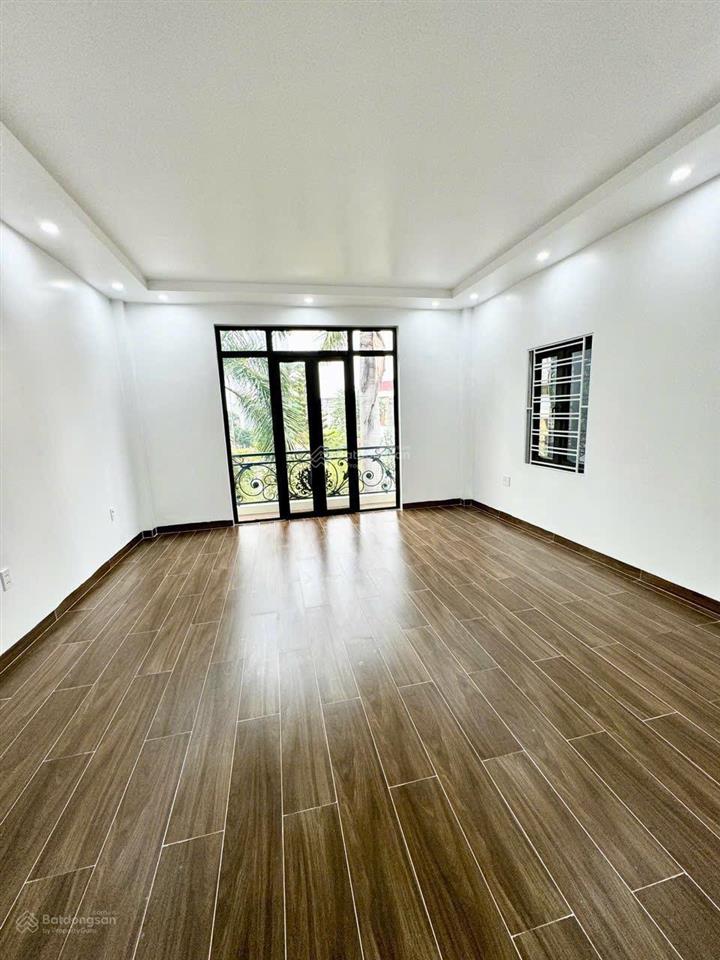 Độc lập  5 tầng  thang máy  lạch tray 7590