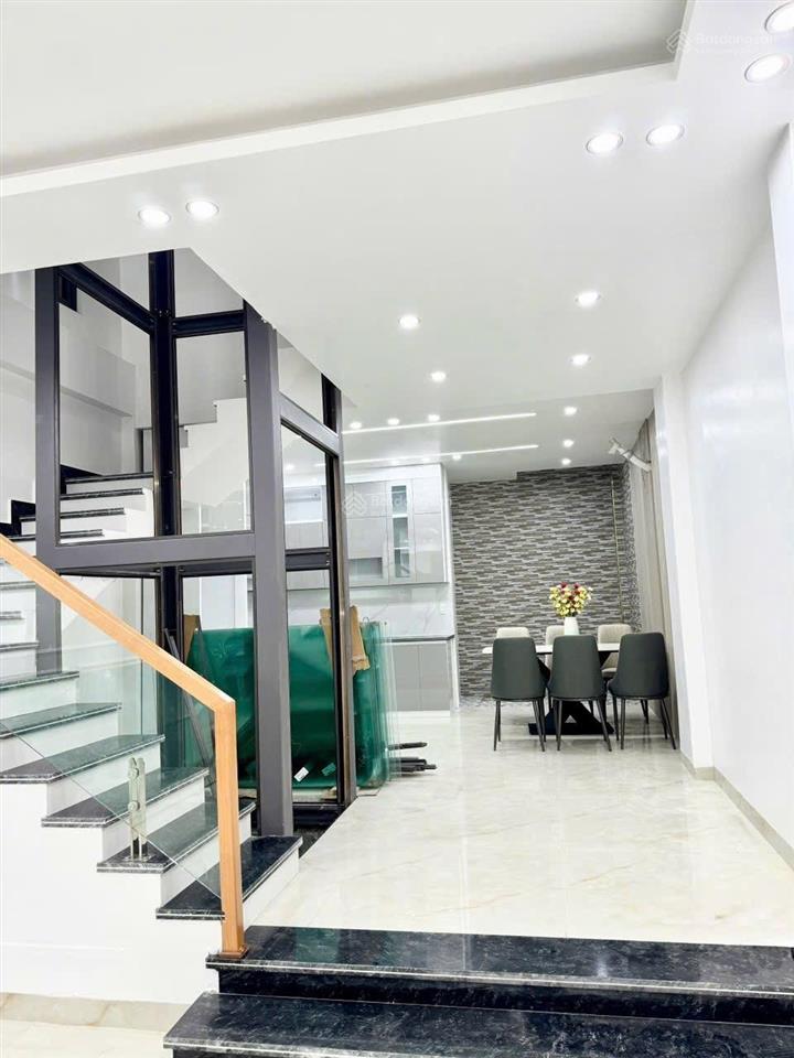 Độc lập  5 tầng  thang máy  lạch tray 7590