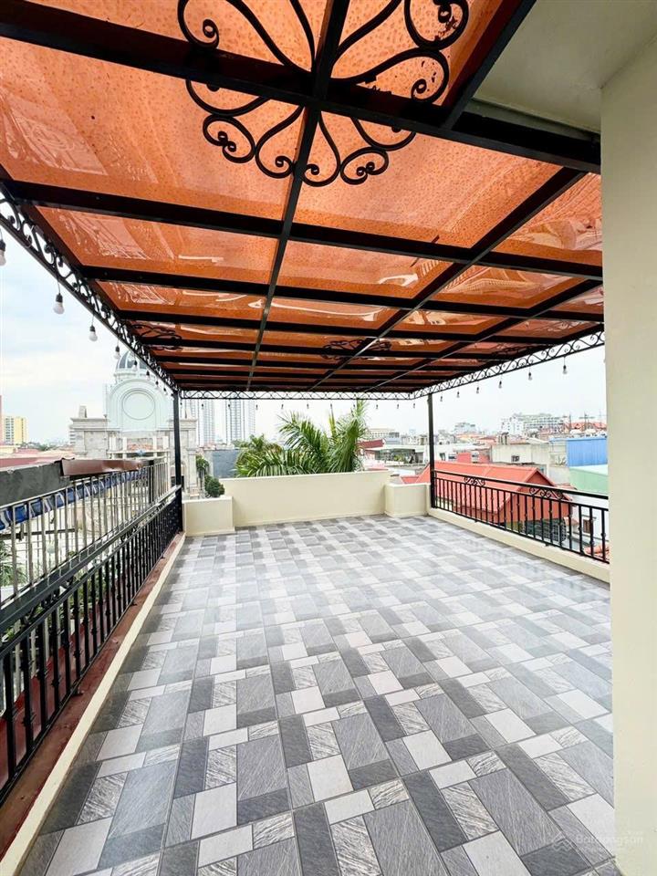 Độc lập  5 tầng  thang máy  lạch tray 7590