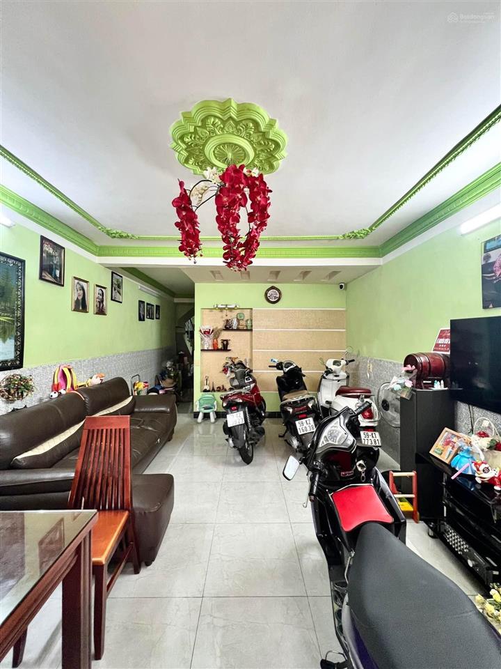 Bán gấp nhà nở hậu 70m2, 3pn, 3wc tại chợ phú lâm, q6, nhỉnh 6 tỷ