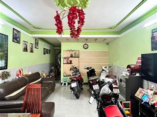 Bán gấp nhà nở hậu 70m2, 3pn, 3wc tại chợ phú lâm, q6, nhỉnh 6 tỷ