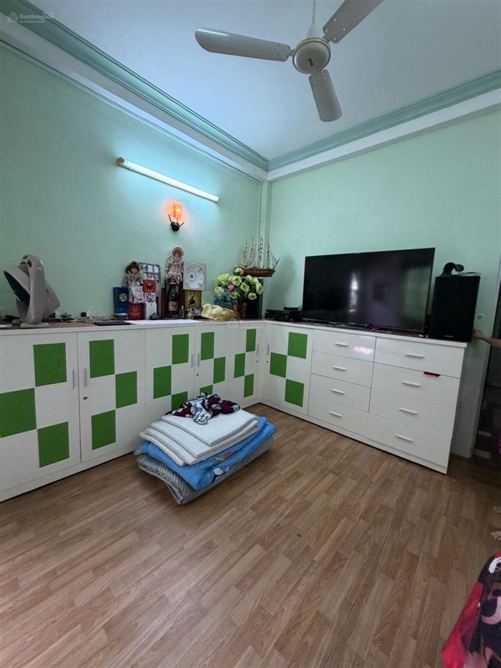 Nhà tân hòa đông sát vòng xoay 3 tầng 48m 4pn giá chỉ 6,05 tỷ