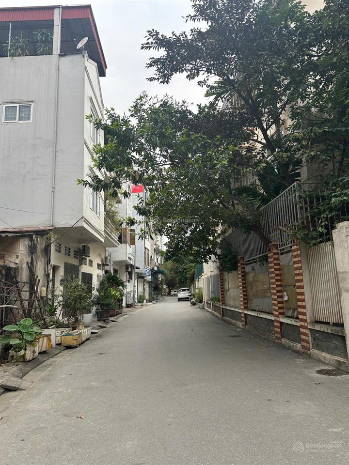 Nhà 30 m x 5 tầng. lô góc 2 mặt tiền. hai ô tô tránh nhau