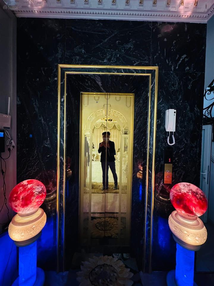 Vip đẳng cấp thượng lưu bt nhà vườn lô góc 2 mặt đường khu đô thị trung văn dt 170m2*5t*25mt 75 tỷ