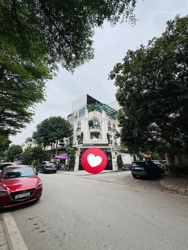 Vip đẳng cấp thượng lưu bt nhà vườn lô góc 2 mặt đường khu đô thị trung văn dt 170m2*5t*25mt 75 tỷ