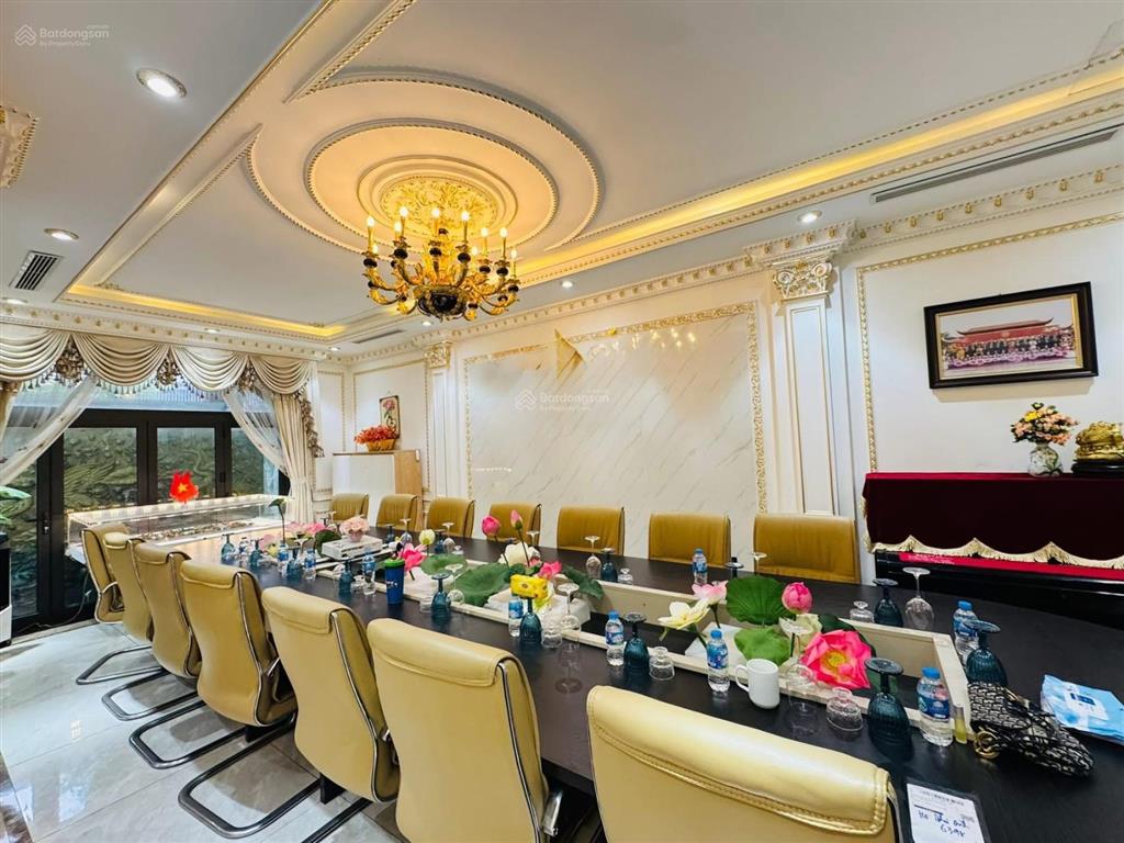 Vip đẳng cấp thượng lưu bt nhà vườn lô góc 2 mặt đường khu đô thị trung văn dt 170m2*5t*25mt 75 tỷ