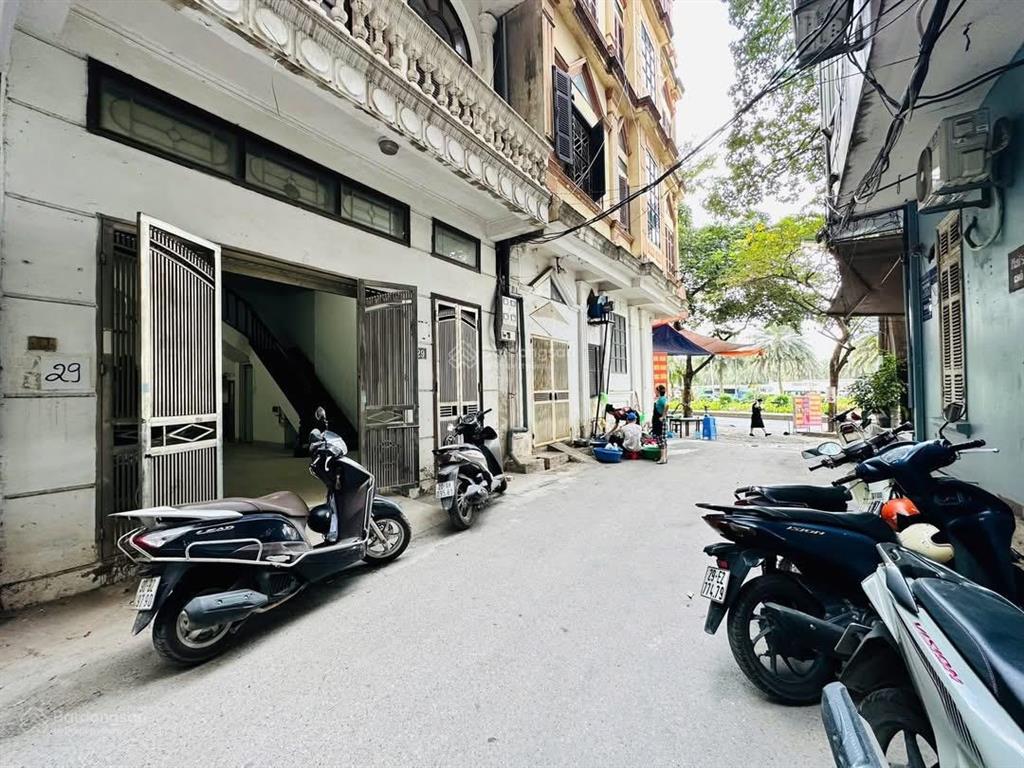 Chủ giảm sốc 3 tỷ bán nhà phân lô khuất duy tiến nhà đẹp dân xây ô tô tránh 60m*5t*5,5mt 22,8 tỷ