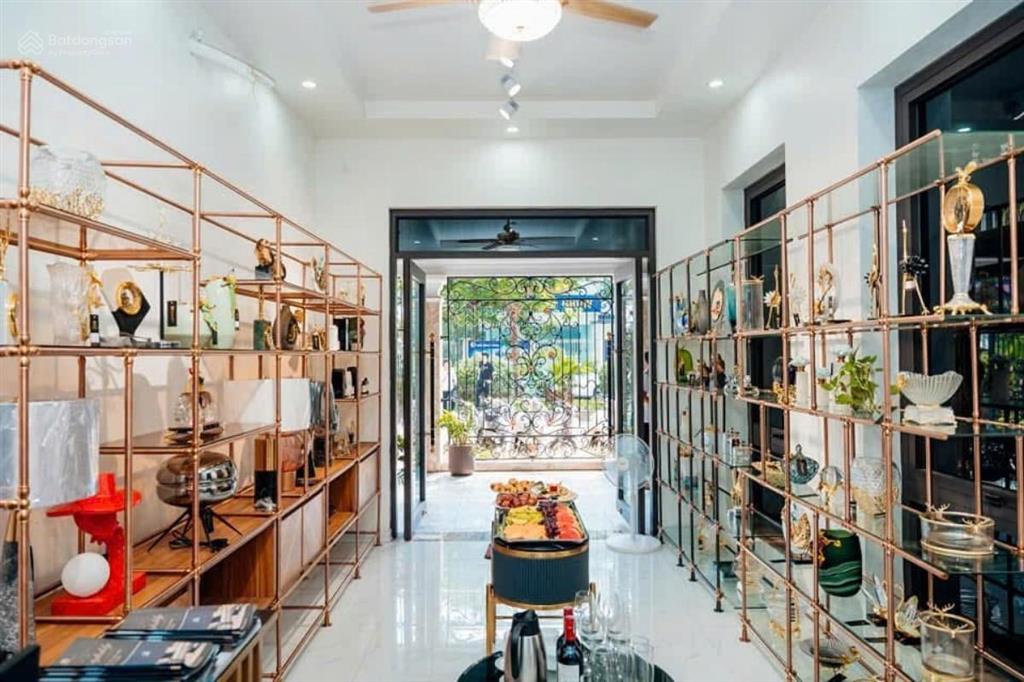 Siêu vip bt liền kề nhà ở quốc hội mặt đường đôi vỉ hè rộng kinh doanh dt 145m*5t*9,5mt 74,5 tỷ tl