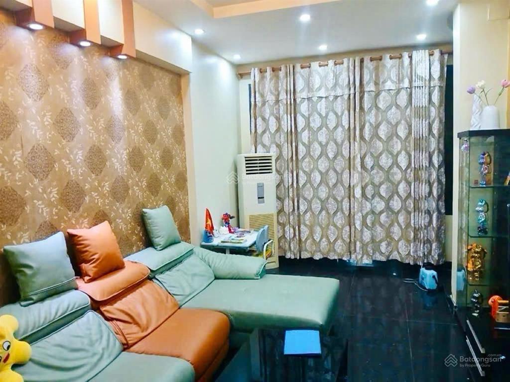 Bán nhà phố hoàng ngân cầu giấy nhà đẹp dân xây 30m ra ô tô tránh dt 45m*5t*4mt10,5 tỷ có tl