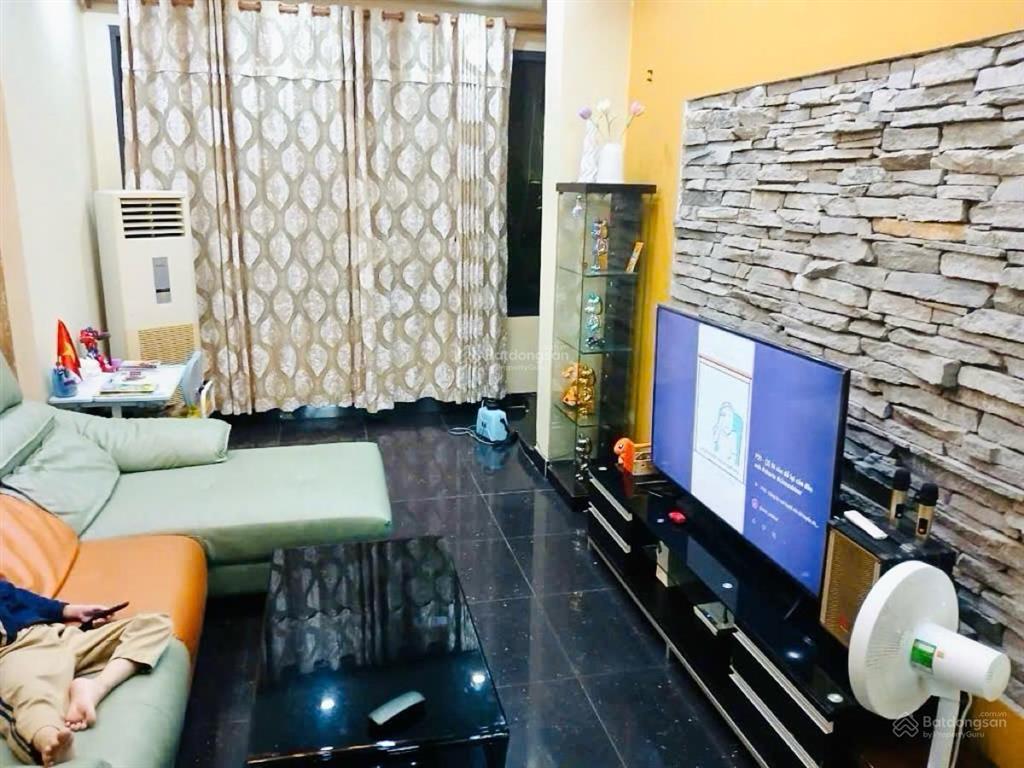 Bán nhà phố hoàng ngân cầu giấy nhà đẹp dân xây 30m ra ô tô tránh dt 45m*5t*4mt10,5 tỷ có tl