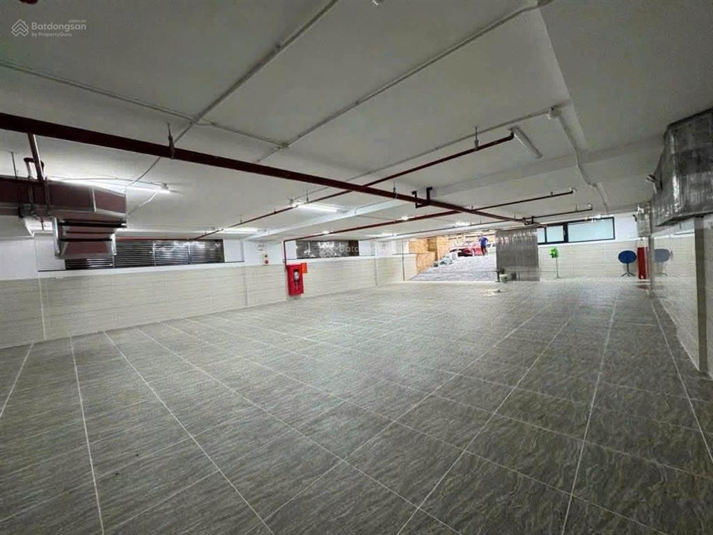 Cho thuê tòa nhà mặt phố trung phụng đống đa 200mmt 10m hầm +5 tầng nổi +1 tum giá 200tr có tl