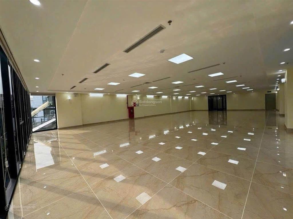 Cho thuê tòa nhà mặt phố trung phụng đống đa 200mmt 10m hầm +5 tầng nổi +1 tum giá 200tr có tl