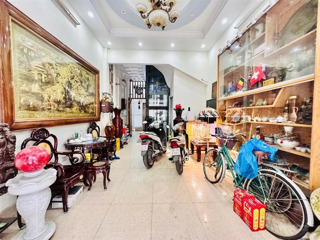 Bán nhà mặt phố chiến thắng hà đông 6t thang máy vỉ hè kinh doanh sầm uất dt 70m*6t*4,2mt31,5 tỷ.