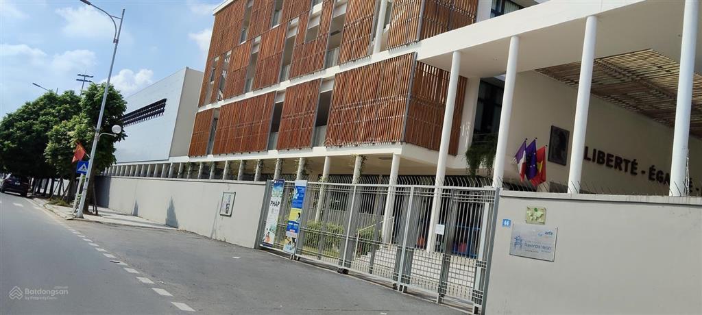 Đất ngọc thụy, 75 m2, mt 5.6m, 2 thoáng giá gần 200tr ngõ oto, vị trí đẹp cách 100m ra trường pháp