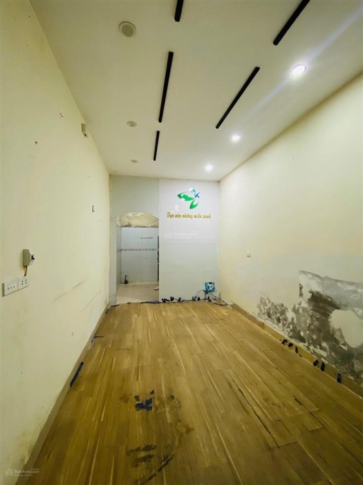 Cần bán gấp nhà nghĩa tân diện tích 28m2 mặt tiền 3,3m 4 tầng 10,5 tỷ