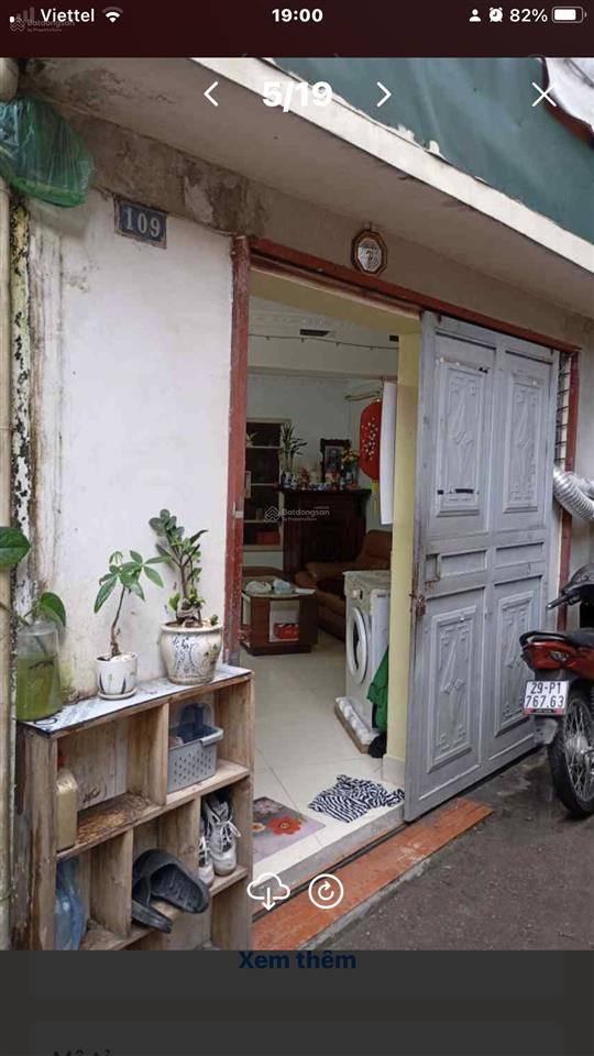 Khu tập thể nghĩa tân  tầng 1  chủ đang kinh doanh giặt là  trước nhà là sân chơi cực đẹp cho tr