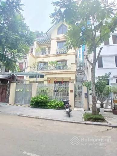 Bán gấp căn biệt thự 207m mt 9m hướng đn ,giá 38 tỷ sẵn sổ