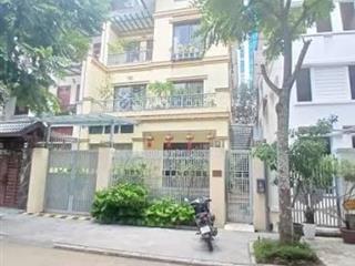 Bán gấp căn biệt thự 207m mt 9m hướng đn ,giá 38 tỷ sẵn sổ