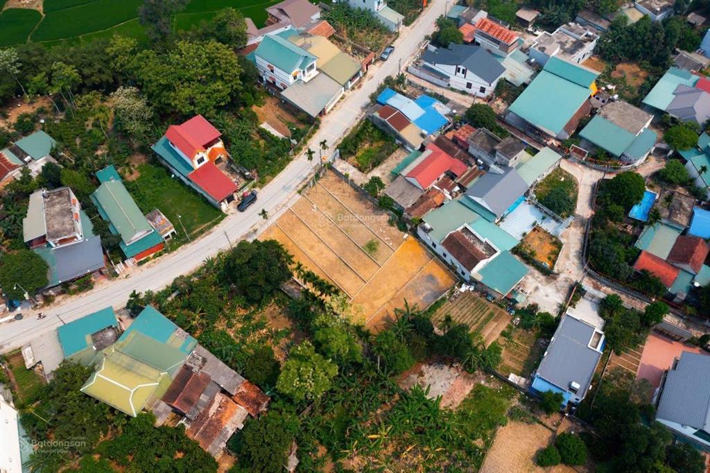 Gia đình em cần ra hàng gấp lô đất 87m ,mt 6m , giá 1.56 tỷ sẵn sổ , gần metro số 12 và quốc lộ 6