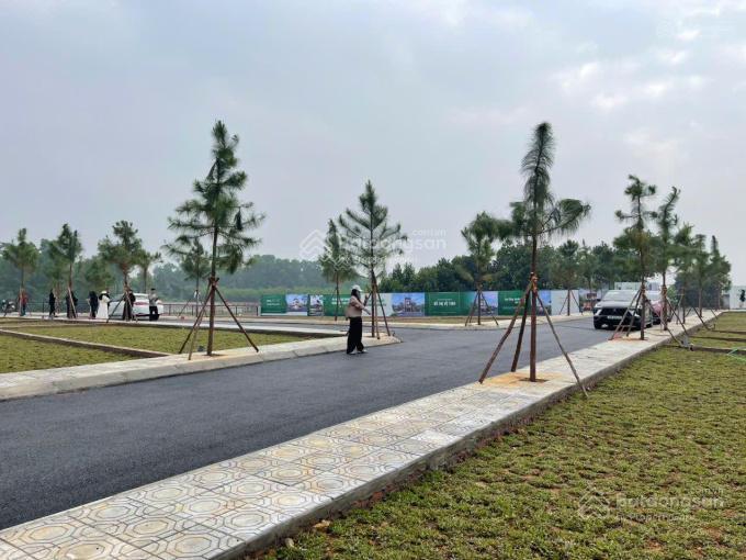 Em cần bán lô đất 100m ,mt 5m ,giá 1.8 tỷ ,sẵn sổ ,phường tùng thiện sơn tây