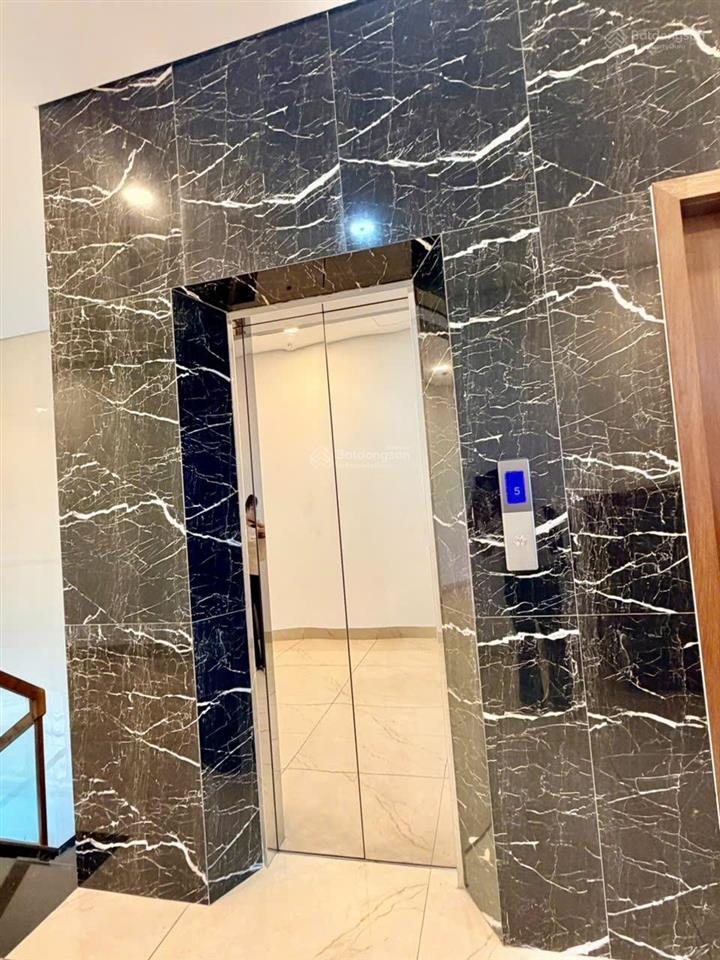 Ngay trục chính hòa xuân đà nẵng đường 10,5m  tòa nhà 5 tầng 1 tum thang máy  kinh doanh đỉnh