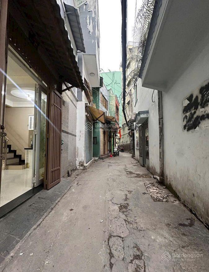 Ngang bề thế 6m  3 tầng btct  sát mt phan văn trị  q5 chỉ 5.xx tỷ. tl chính chủ