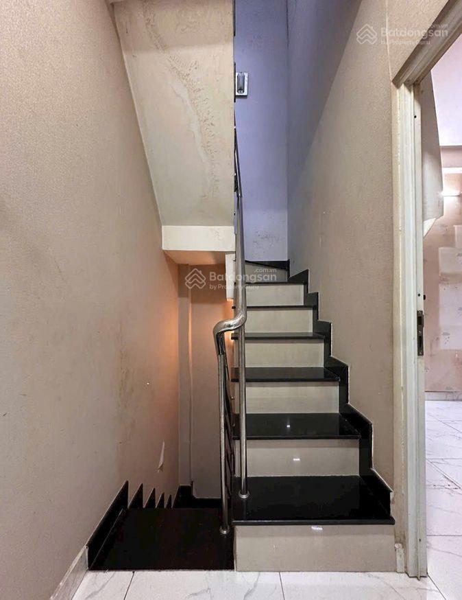 Ngang bề thế 6m  3 tầng btct  sát mt phan văn trị  q5 chỉ 5.xx tỷ. tl chính chủ