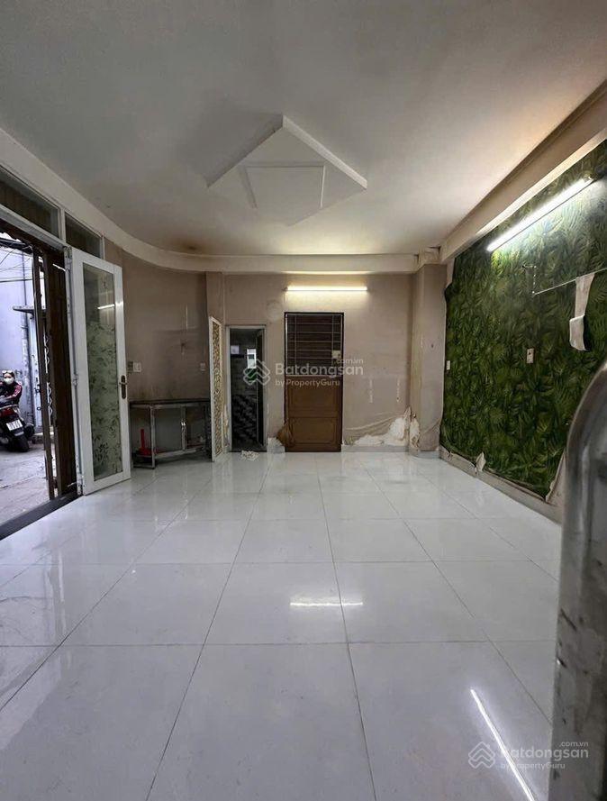 Ngang bề thế 6m  3 tầng btct  sát mt phan văn trị  q5 chỉ 5.xx tỷ. tl chính chủ