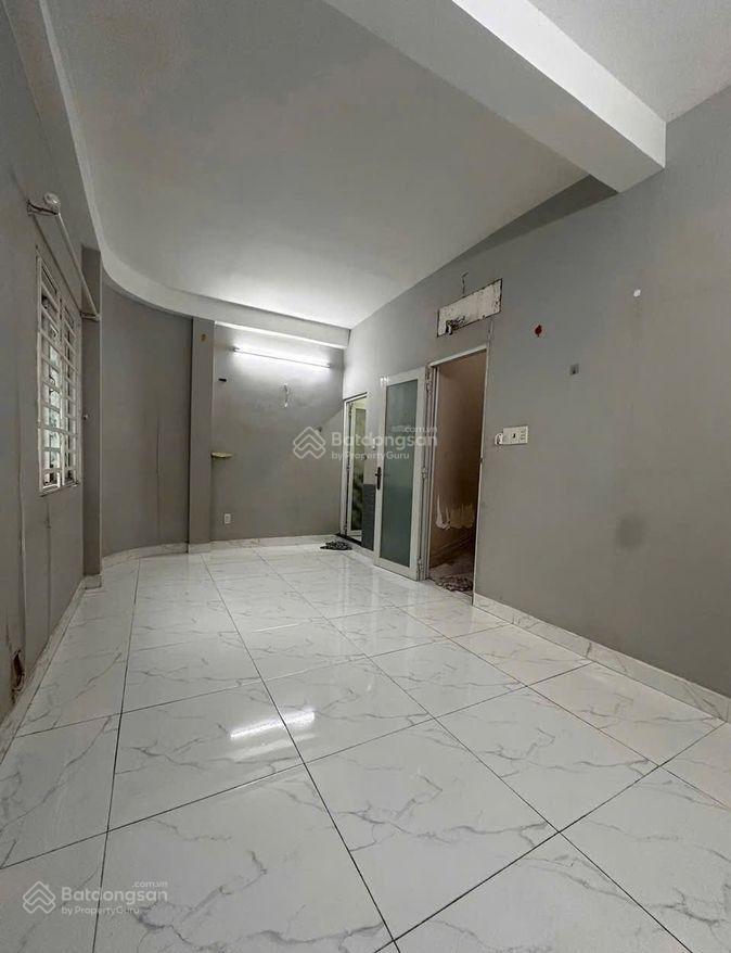 Ngang bề thế 6m  3 tầng btct  sát mt phan văn trị  q5 chỉ 5.xx tỷ. tl chính chủ