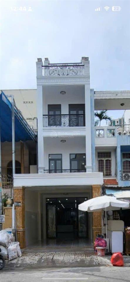 Siêu phẩm mt lê trực  q6, 5 tầng  nhà mới ở ngay. hợp ở ngay hay cty đều tốt, chỉ 21 tỷ, tl chủ