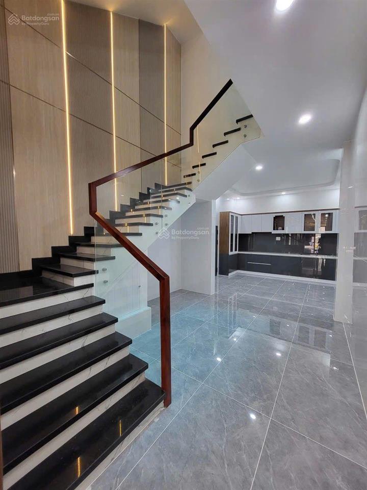 Siêu phẩm mt lê trực  q6, 5 tầng  nhà mới ở ngay. hợp ở ngay hay cty đều tốt, chỉ 21 tỷ, tl chủ