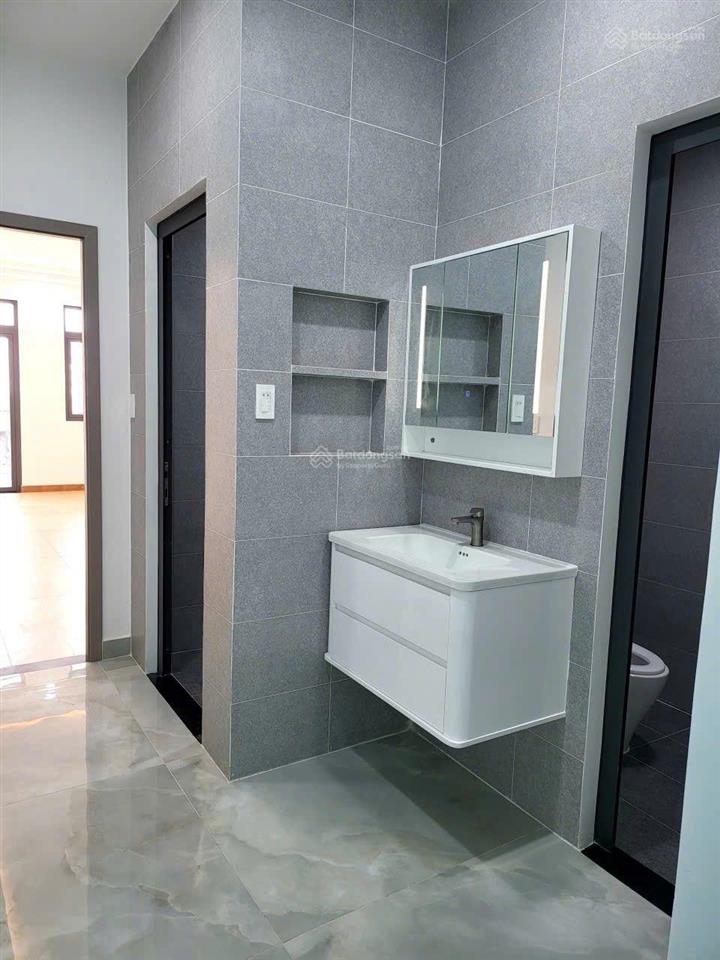 Siêu phẩm mt lê trực  q6, 5 tầng  nhà mới ở ngay. hợp ở ngay hay cty đều tốt, chỉ 21 tỷ, tl chủ