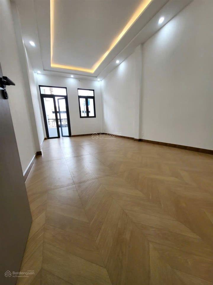 Siêu phẩm mt lê trực  q6, 5 tầng  nhà mới ở ngay. hợp ở ngay hay cty đều tốt, chỉ 21 tỷ, tl chủ