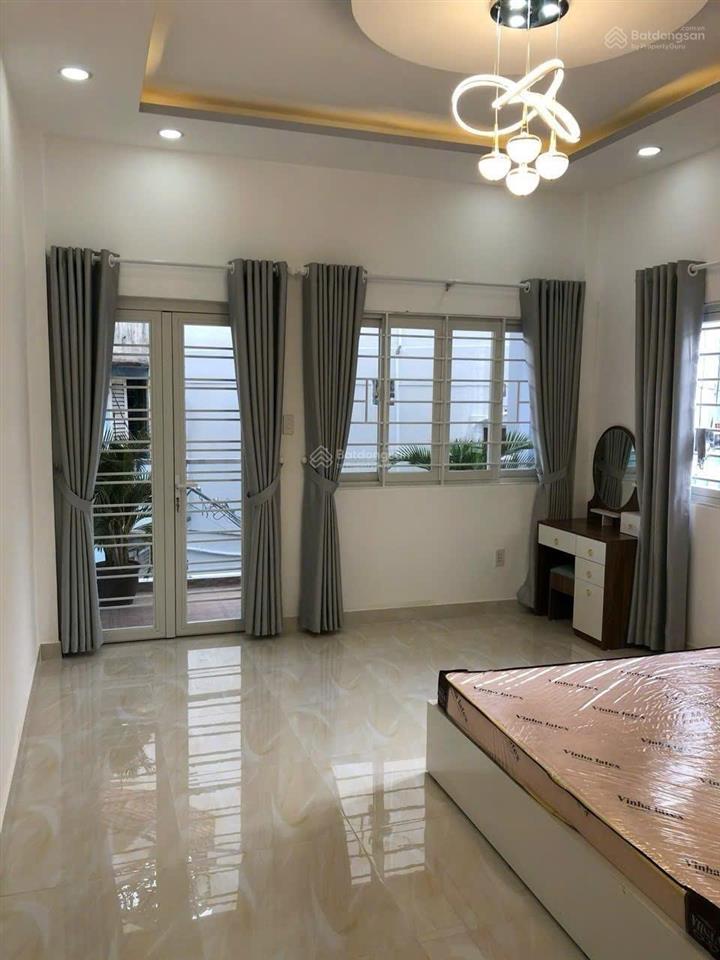 Bán gấp nhà 2mt, ngang lớn 5m, chỉ 10m ra mt trần phú, q5  7pn. thu 400tr/năm. chỉ 9.x tỷ. tl